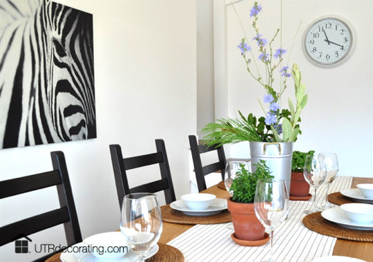 What to hang in a dining room